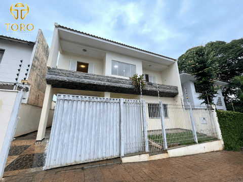 Aluga-se Sobrado localizado na R. Dr. Arion Ribeiro d e Campos, 799 - Zona 02 em Maringá-Pr.
