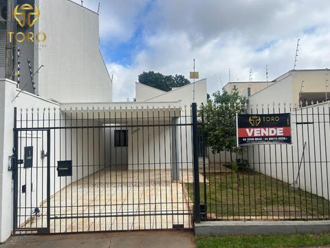 Vende-se casa próximo a Av. Nildo Ribeiro e Av. Cerro Azul, localizada na R. Fluminense, 2786-B - Vila Marumby, Maringá - PR.